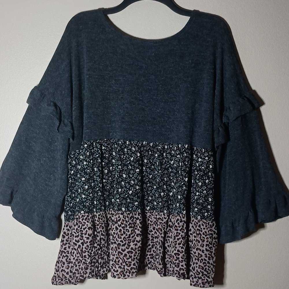 Gigio Women's Charcoal, Floral And Cheetah Print Ruffled Top - Picture 4 of 6